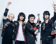 Shimizu Hiroya xuất hiện trong MV Gravity của BUMP OF CHICKEN