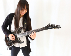 Guitarist Fujioka Mikio của BABYMETAL qua đời đột ngột