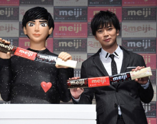 Matsumoto Jun cùng bản sao khuấy động sự kiện của Meiji Chocolate