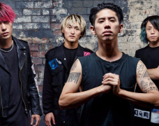 ONE OK ROCK hát ca khúc chủ đề phim điện ảnh Fortuna no Hitomi