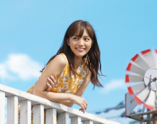 Kawaguchi Haruna thủ vai chính trong Shiro to Kiiro Hawaii to Watashi no Pankeeki Monogatari