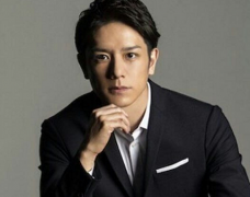 Takizawa Hideaki bất ngờ rời Johnny & Associates 