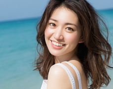 Cựu thành viên AKB48 Oshima Yuko lần đầu xuất hiện trước công chúng sau hơn một năm vắng bóng