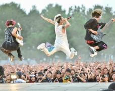 ONE OK ROCK phát hành PV cho Taking Off