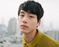 Sakaguchi Kentaro vướng vào mối quan hệ tay ba trong phim điện ảnh Narratage