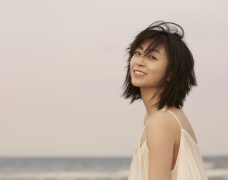 Utada Hikaru phát hành album phòng thu thứ 7 Hatsukoi