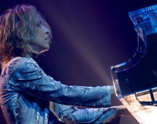 YOSHIKI của X Japan lên tiếng phản đối vấn nạn vé chợ đen