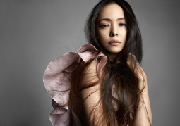 Amuro Namie vượt qua Ikimonogakari để trở thành nghệ sĩ có album ăn khách nhất thập niên