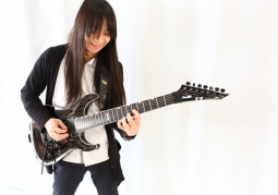 Guitarist Fujioka Mikio của BABYMETAL qua đời đột ngột