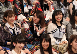 Hội nghị bàn tròn của AKB48 Group với 97 thành viên