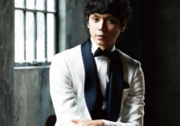 Mizushima Hiro lịch lãm trong bộ sưu tập tuxedo GREXiA