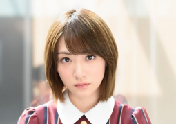 Ikoma Rina thủ vai cậu bé 10 tuổi trong vở kịch Maho Sensei Negima!