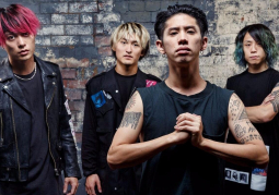 ONE OK ROCK hát ca khúc chủ đề phim điện ảnh Fortuna no Hitomi