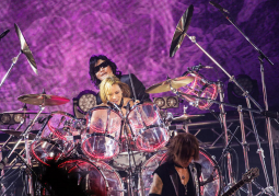 X JAPAN sẽ phát trực tiếp đêm diễn dù không có khán giả