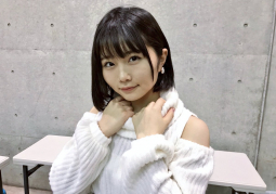 Akiyoshi Yuka nhóm HKT48 bị gãy ngón chân trong tai nạn trên sân khấu