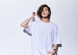 Akanishi Jin tập hợp các ca khúc được hòa âm phối khí mới trong album A la carte