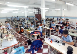 Top 9 xưởng may in áo thun đồng phục giá gốc tại TP HCM