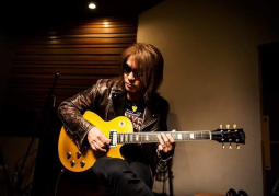 B’z Matsumoto Takahiro kỷ niệm sinh nhật lần thứ 60